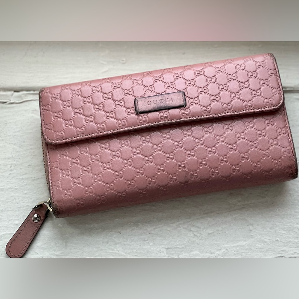 ✨💝Pre Loved Authentic Soft Pink Gucci Monogram TriFold Wallet💝✨